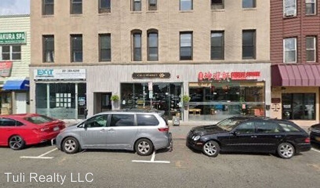 Building Photo - 145 Chestnut Ave