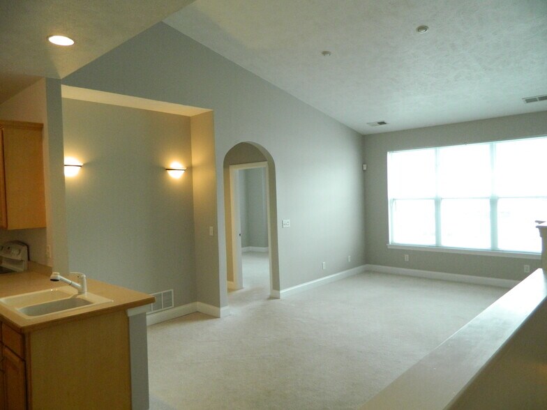 Living Room - 248 Adams Pointe Blvd