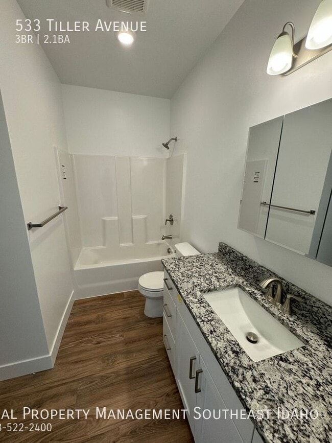 Building Photo - 533 Tiller Ave