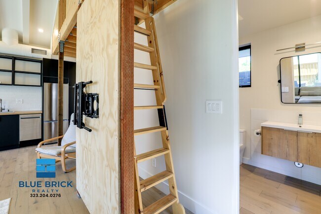 Building Photo - 14120 Archwood St