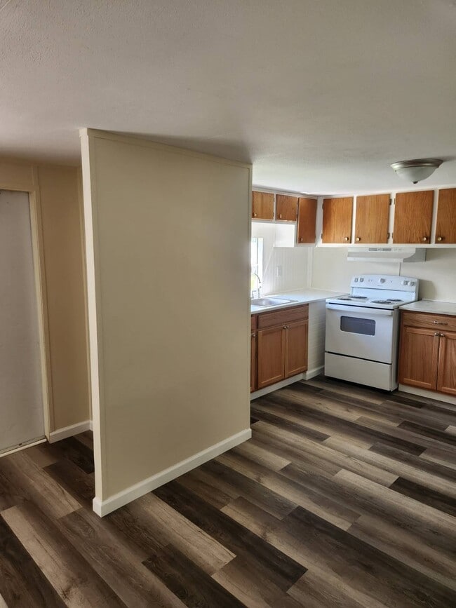 Building Photo - 319 Becky Ln