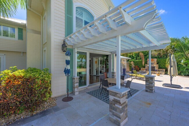 Building Photo - 1130 John Anderson Dr