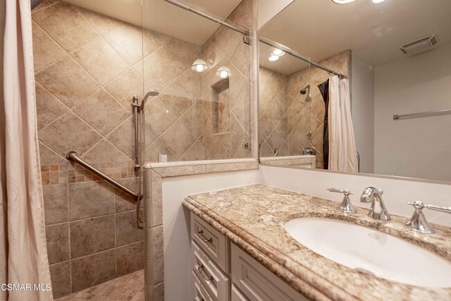 Building Photo - 5848 Lake Lindero Dr