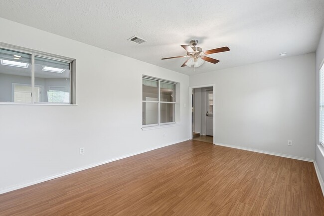 Building Photo - 13407 Barton Meadow Ln