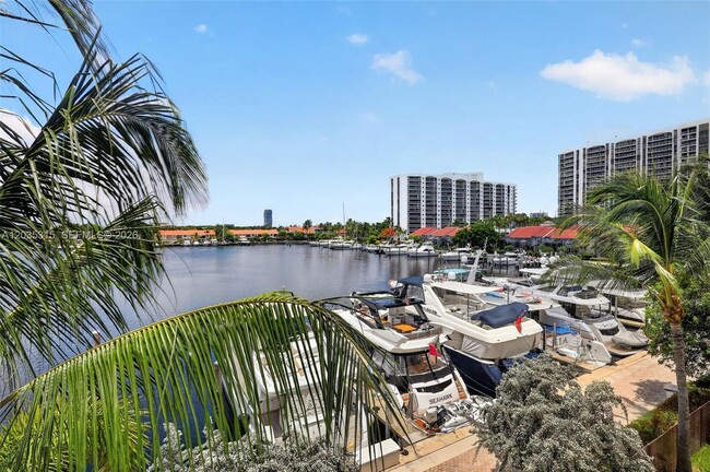 Building Photo - 3750 Yacht Club Dr