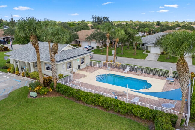Building Photo - 1802 E Sanderling Ln