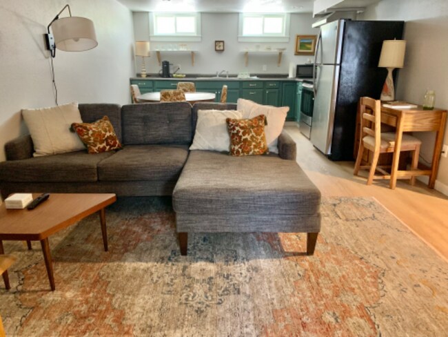 Building Photo - 1008 Princeton Ave