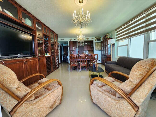 Building Photo - 3505 S Ocean Dr