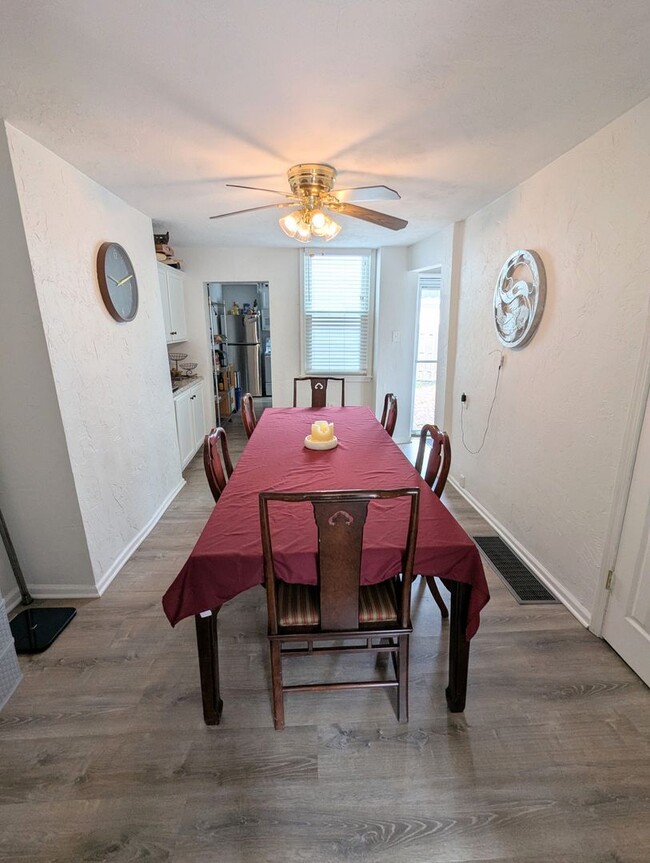 Building Photo - 118-120 S 25th St