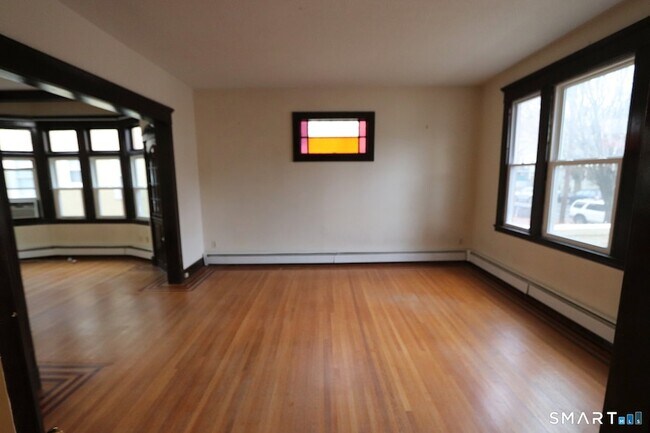 Building Photo - 814 Orange St