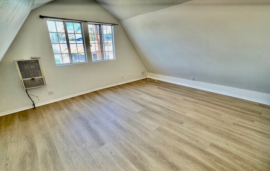 Building Photo - 459 N Alfred St