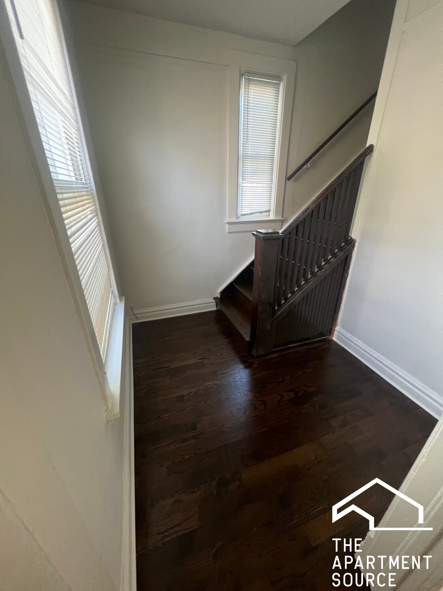 Building Photo - 3135 N Oakley Ave