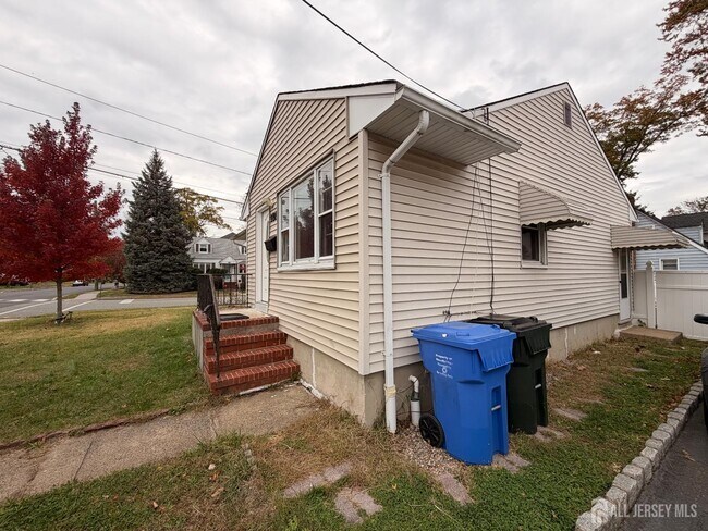 Building Photo - 188 Auth Ave