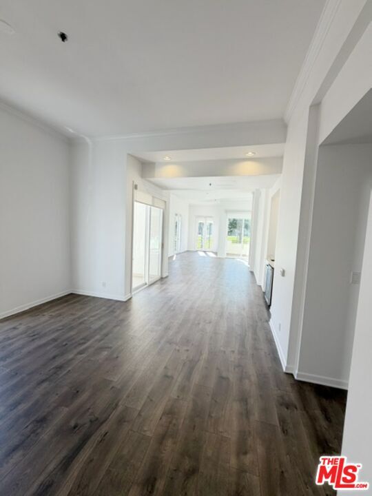 Building Photo - 230 S Hamilton Dr