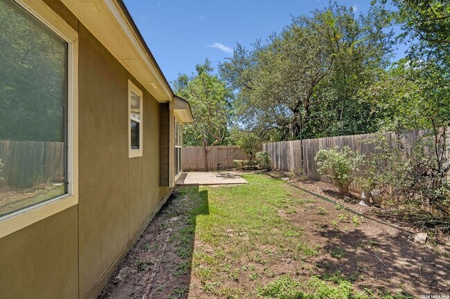 Building Photo - 1303 Bluff Forest