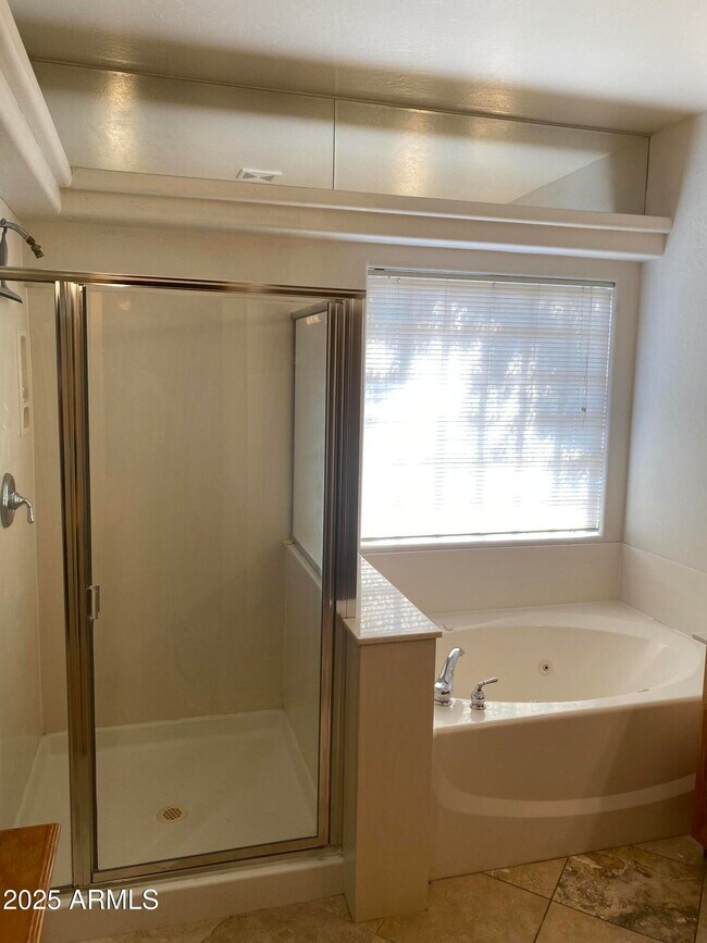 Building Photo - 3376 N 130th Ave