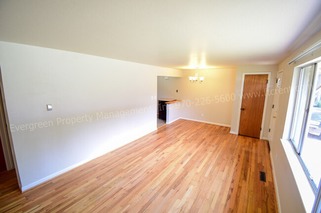 Building Photo - 3-Bedroom House Near City Park!