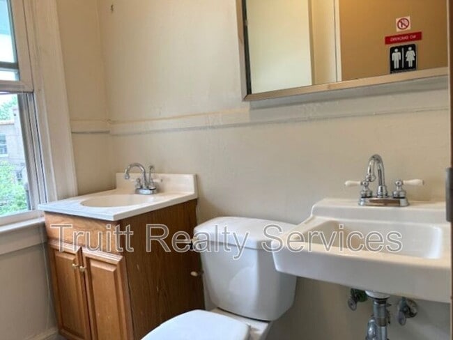 Building Photo - 1319 Pennsylvania Ave. SE