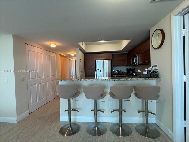 Building Photo - 2641 N Flamingo Rd