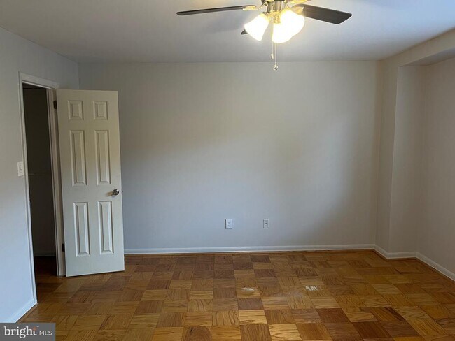 Building Photo - 1508 S George Mason Dr