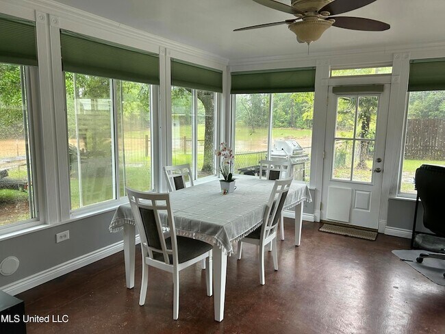 Building Photo - 14008 Dundeewood Rd