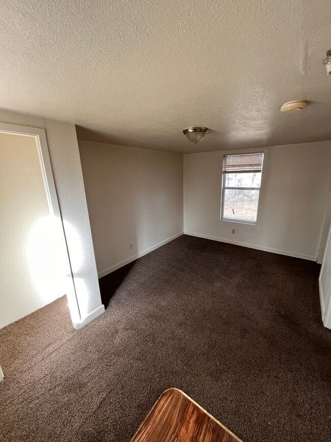 Building Photo - Studio, 1 bath House - 800 N Atkinson (1002)