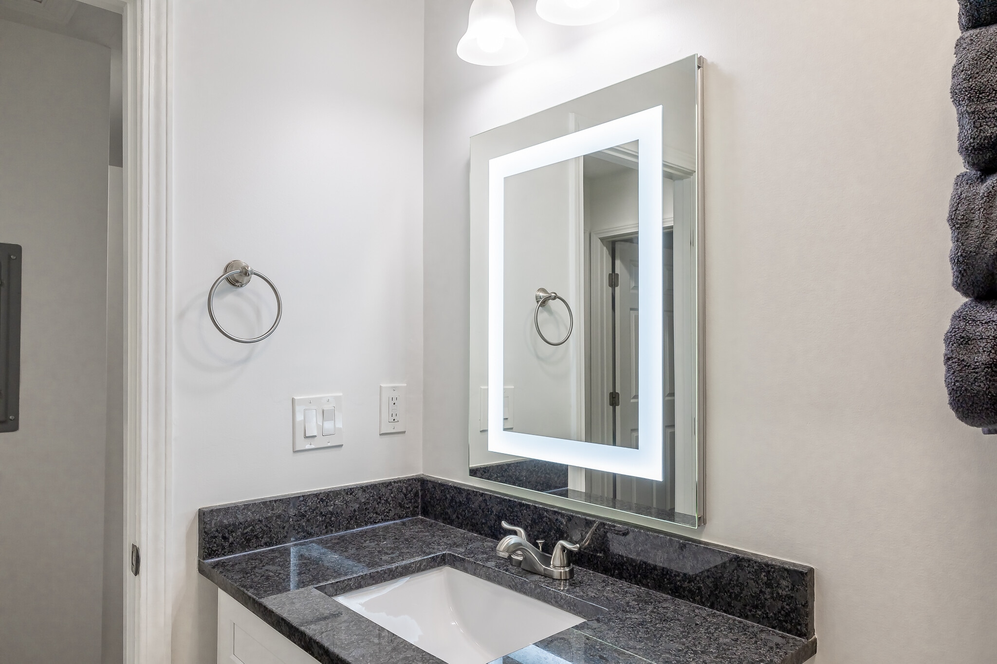 Building Photo - 2065 W Flat Shoals Terrace