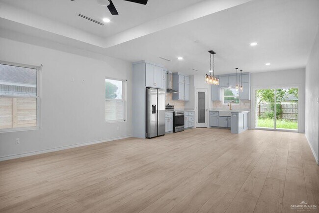 Building Photo - 24 Los Pinos Ln
