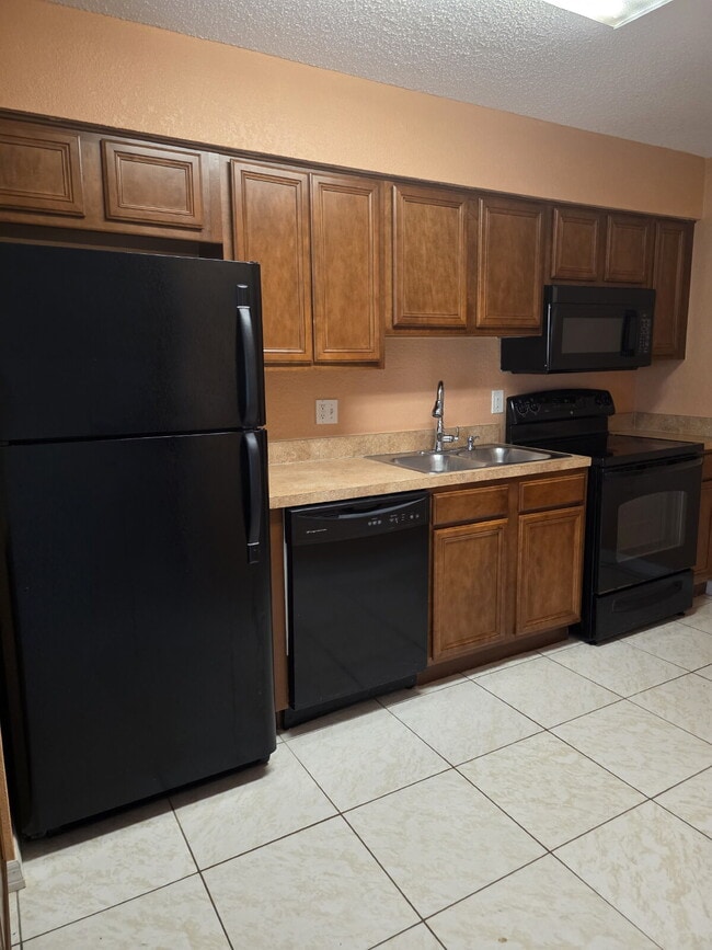 Building Photo - Condo For rent in Palms of Tarpon Springs
