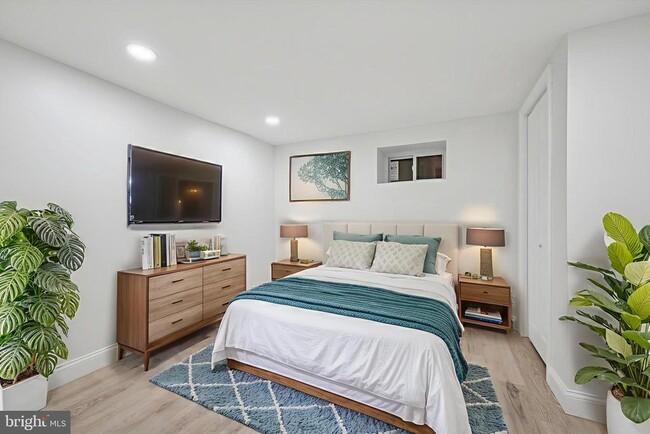 Building Photo - 3251 N Marston St