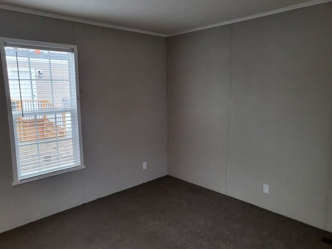 Building Photo - 152 Beech