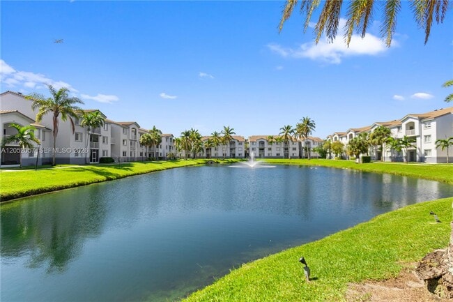Building Photo - 2640 S University Dr