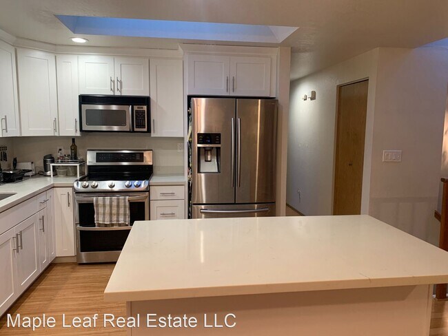 Building Photo - 4 br, 2.5 bath House - 4107 23rd Ave SW