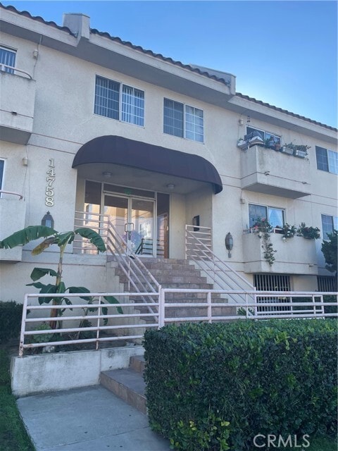 Building Photo - 14758 Magnolia Blvd