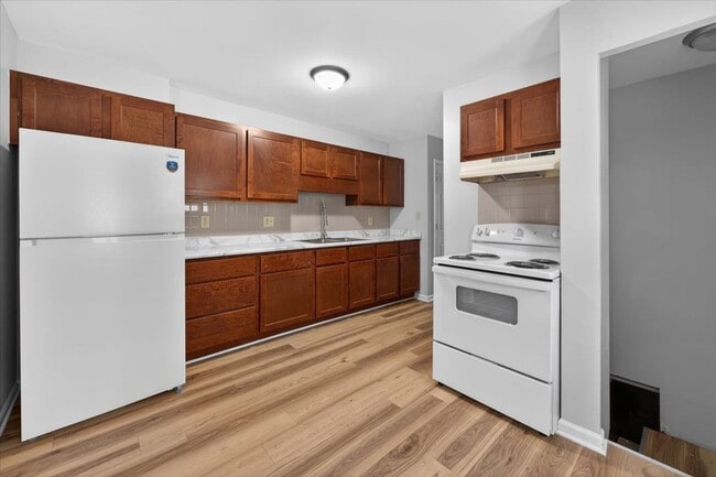 Building Photo - 533-533 N Sherman Dr