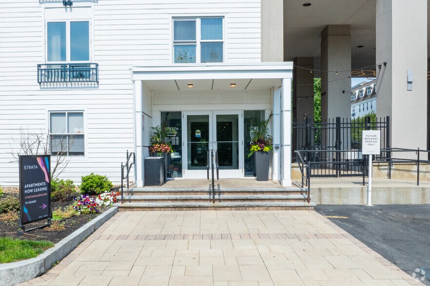 Entrance - Avana Cliffside