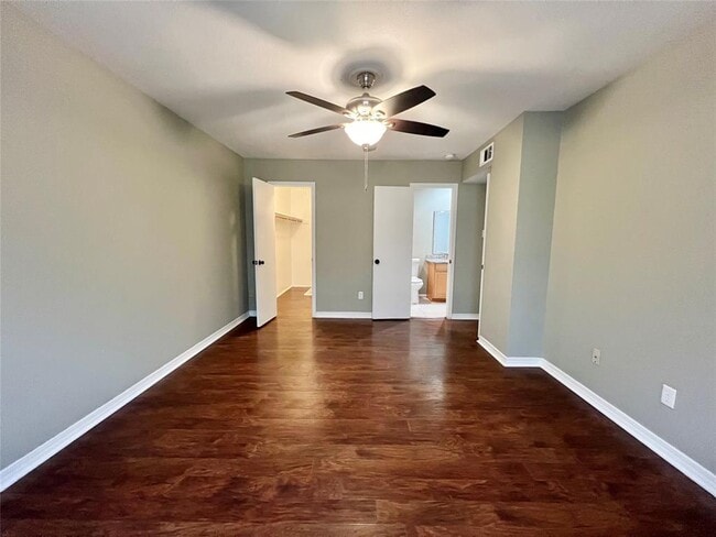 Building Photo - 8850 Glen Meadow Ln