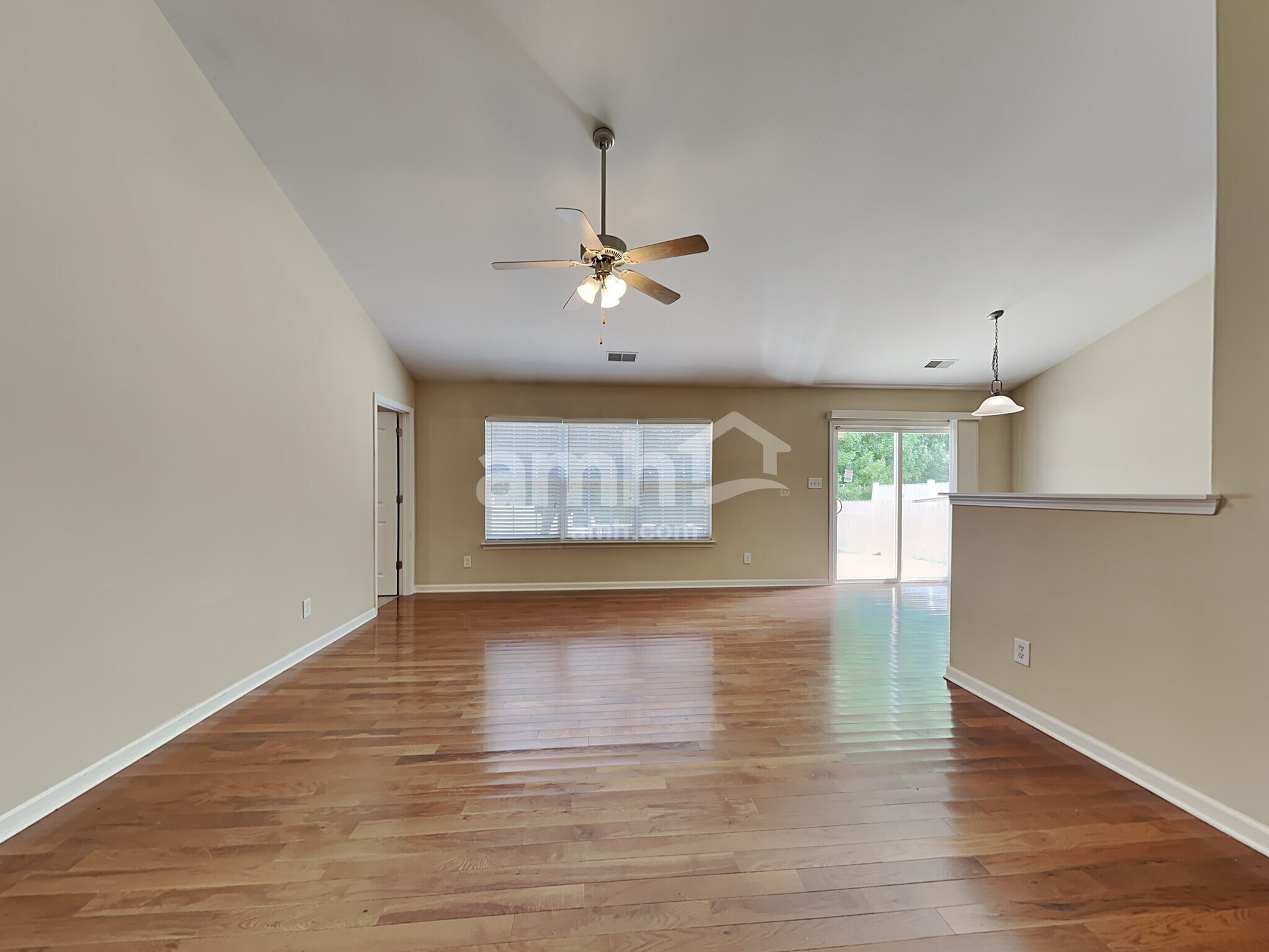 Building Photo - 714 W Parris Ave