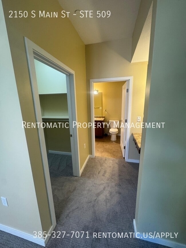 Building Photo - 2150 S Main St