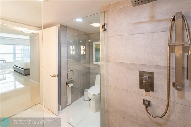 Building Photo - 3750 Galt Ocean Dr