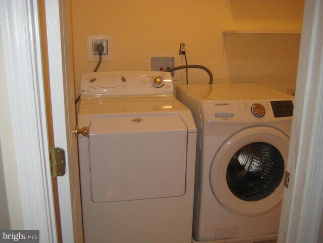 Building Photo - 8022 Cypress Grove Ln