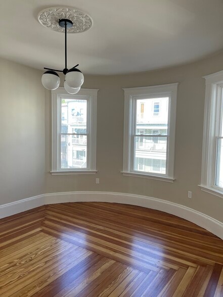 Building Photo - 20 Taft St
