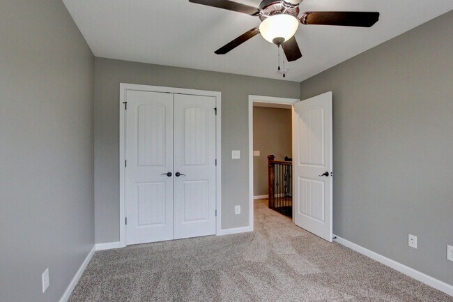 Building Photo - Executive Home on Cul de sac off exit 8.  Hurry.