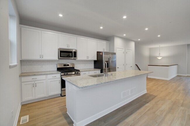 Kitchen - 849 Roselyn Dr