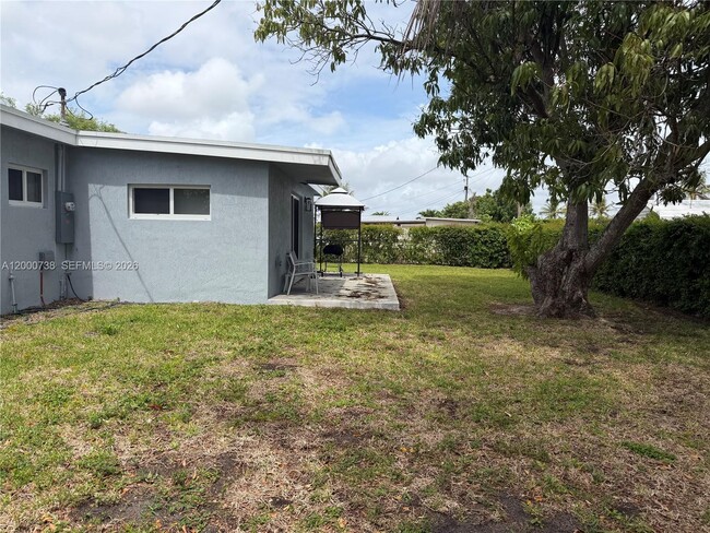 Building Photo - 20111 Gulfstream Rd