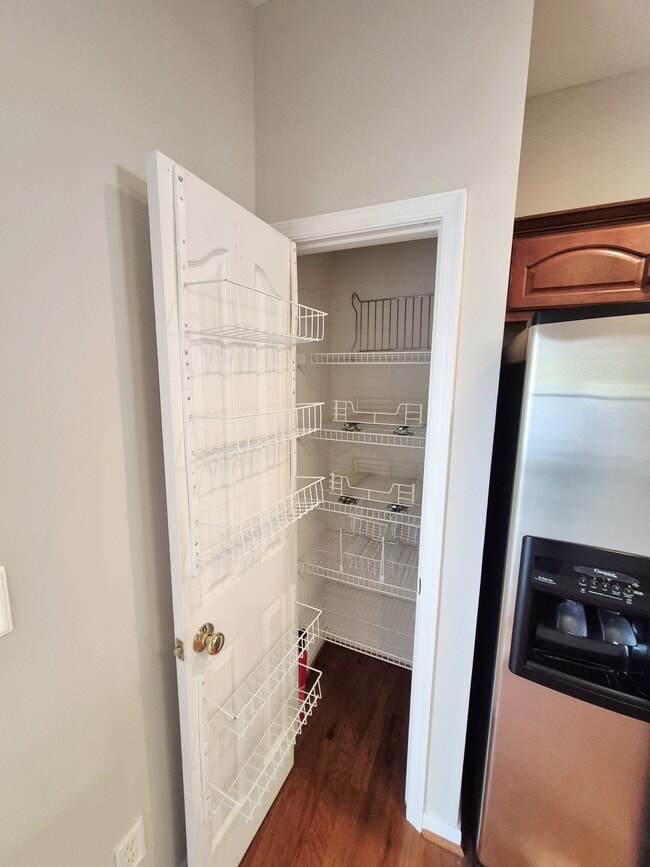 Building Photo - 1563 Providence Knoll Dr