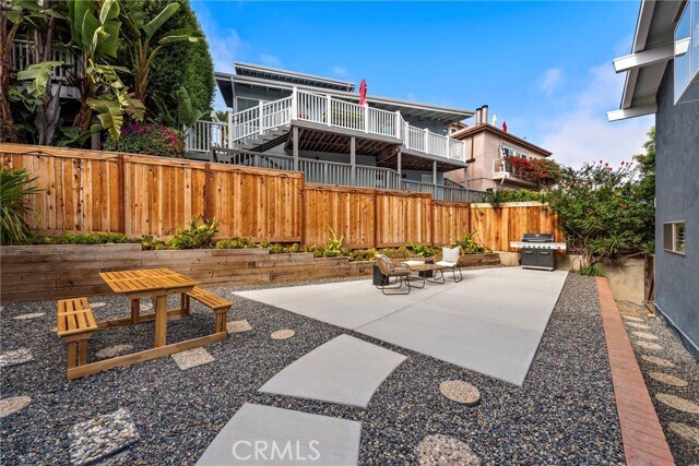Building Photo - 25211 La Cresta Dr