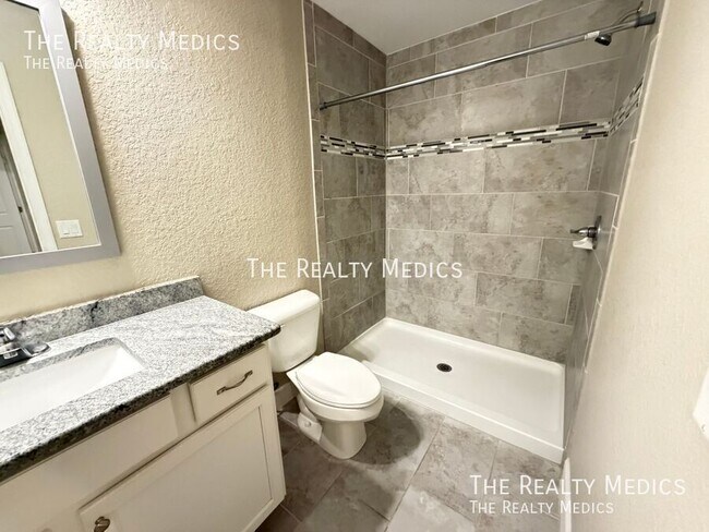 Building Photo - 2736 SW 161st Loop