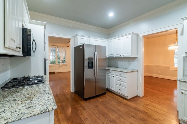 Building Photo - Spacious charmer in the heart of Dilworth ...