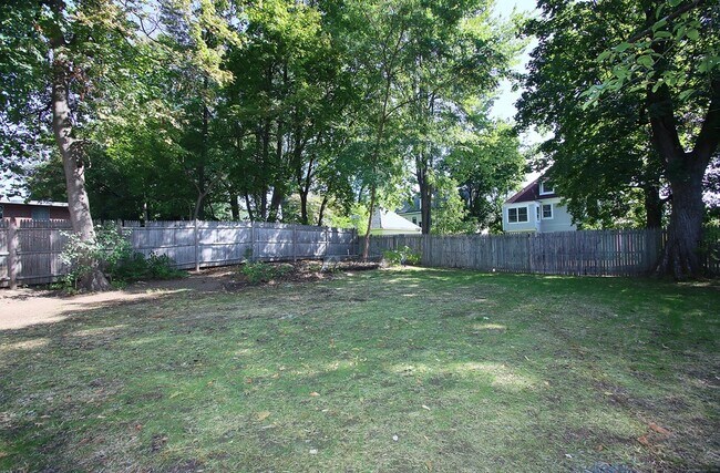 Building Photo - 62 Whitney St